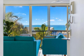 6 Pacific Outlook Modern unit with lovely Ocean Views Pool in Complex Walk to Beach